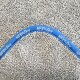 Nahaufnahme eines grauen Microfaser Auto-Poliertuchs.