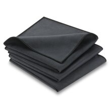 Gefaltetes schwarzes Microfasertuch aus weicher Struktur...
